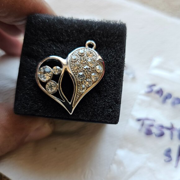 Sapphire heart pendant - Picture 5 of 6